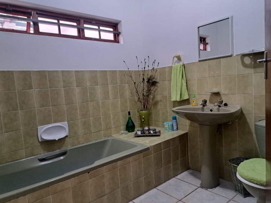 4 Bedroom Property for Sale in Lotus River Western Cape